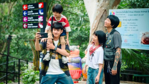 cover for track ดูหนัง ฟู้ดทรัค ลัก (รัก) หมูเด้ง (2025) เต็มเรื่อง HD  28 สิงหาคม 2025 of artist ดูหนัง ฟู้ดทรัค ลัก (รัก) หมูเด้ง (2025) เต็มเรื่อง HD